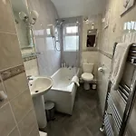 Spacious Stylish Holiday home *